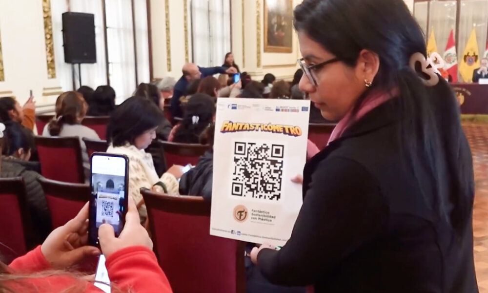 Capacitacion a emprendedores sobre plastico Fantastico