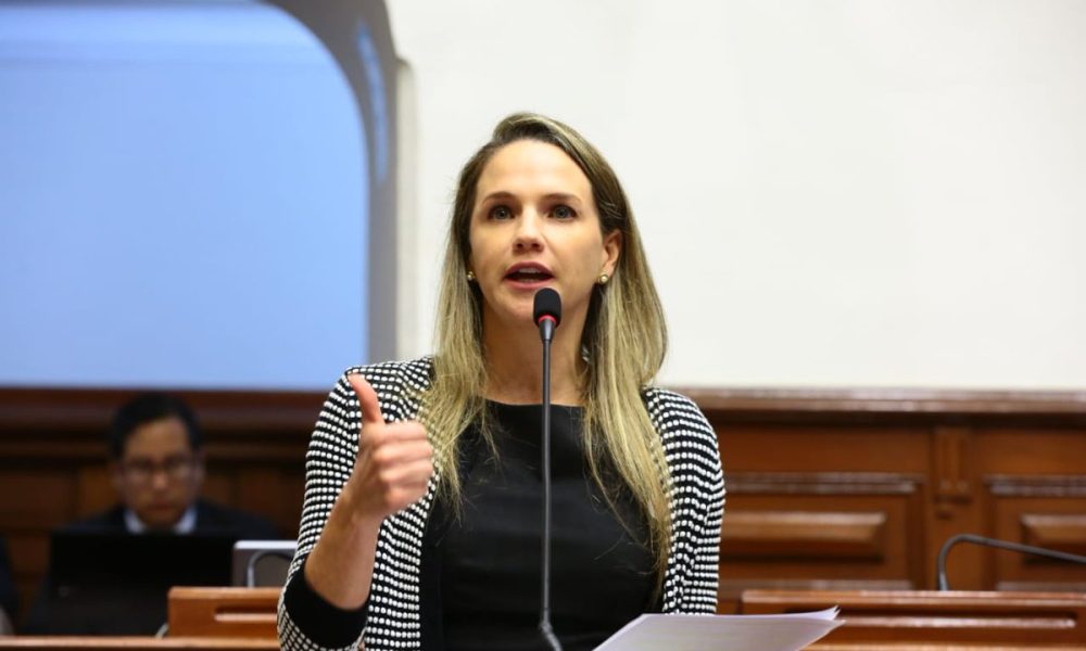Archivo: Twitter / Luciana León