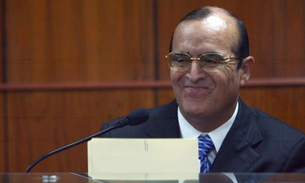 Archivo: Caretas