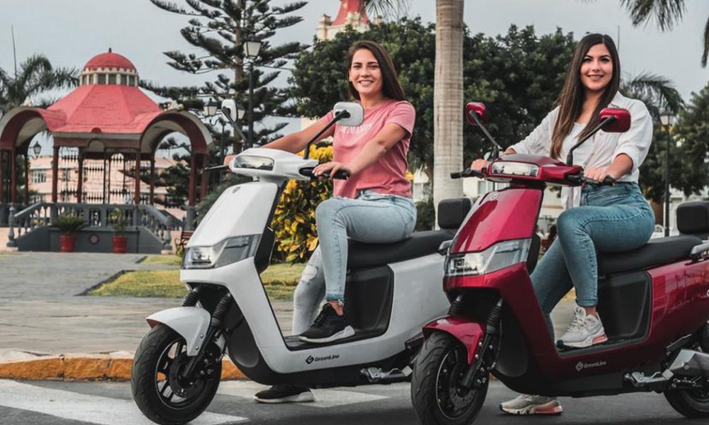 ds mujeres motos